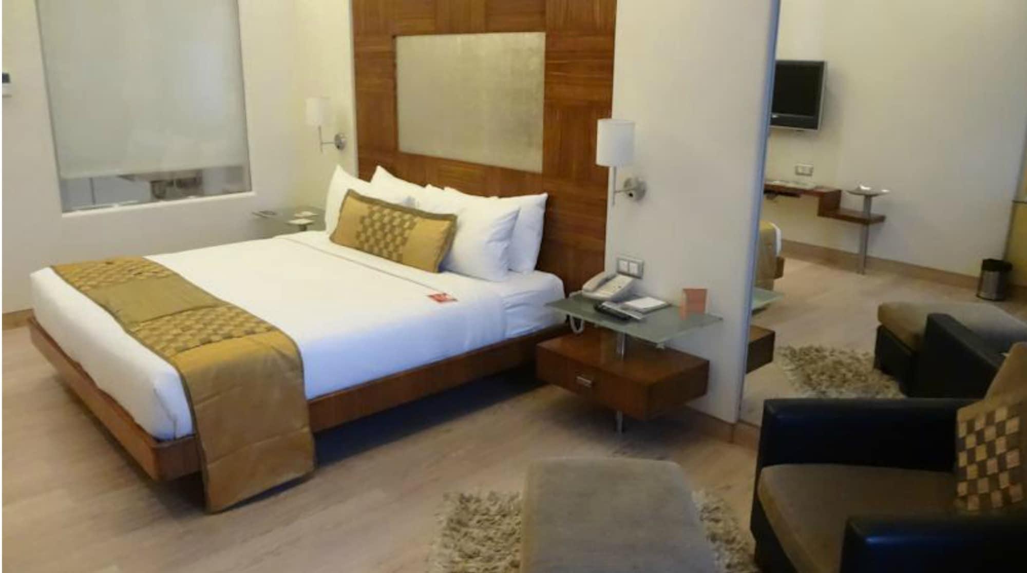 Hotel Mirage Hotel, International Airport 4*