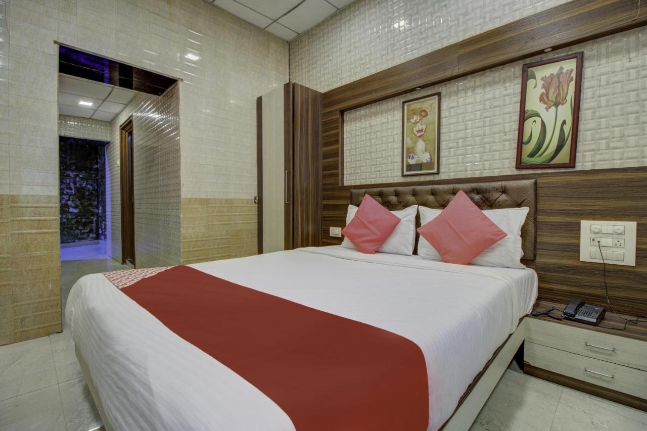 Hotel Oyo 74879 Imperial Palace 3*