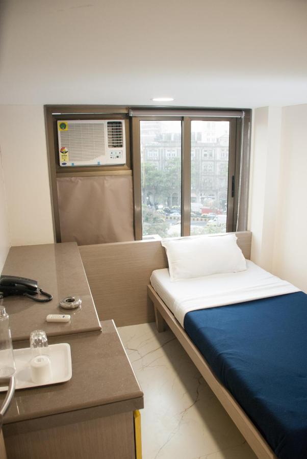 City Hotel *