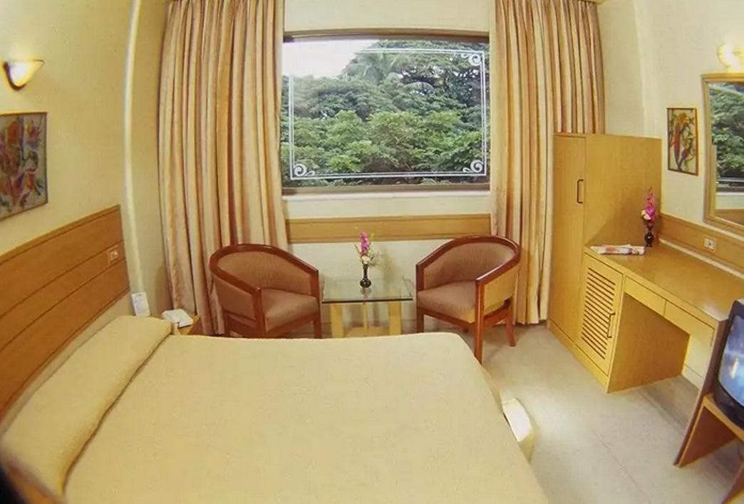 Midland Apartment *