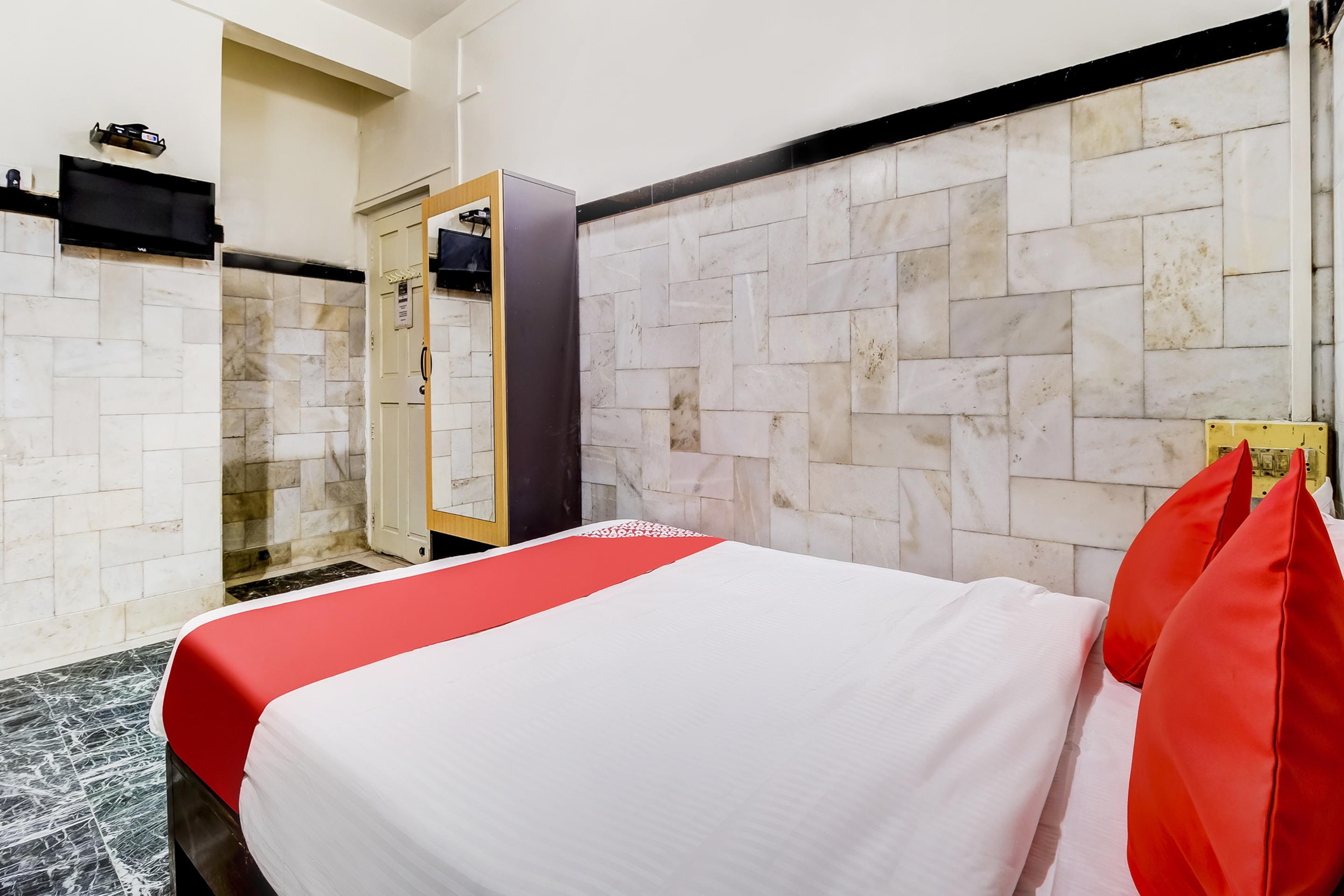 Super Oyo Dreamland Hotel Mumbai