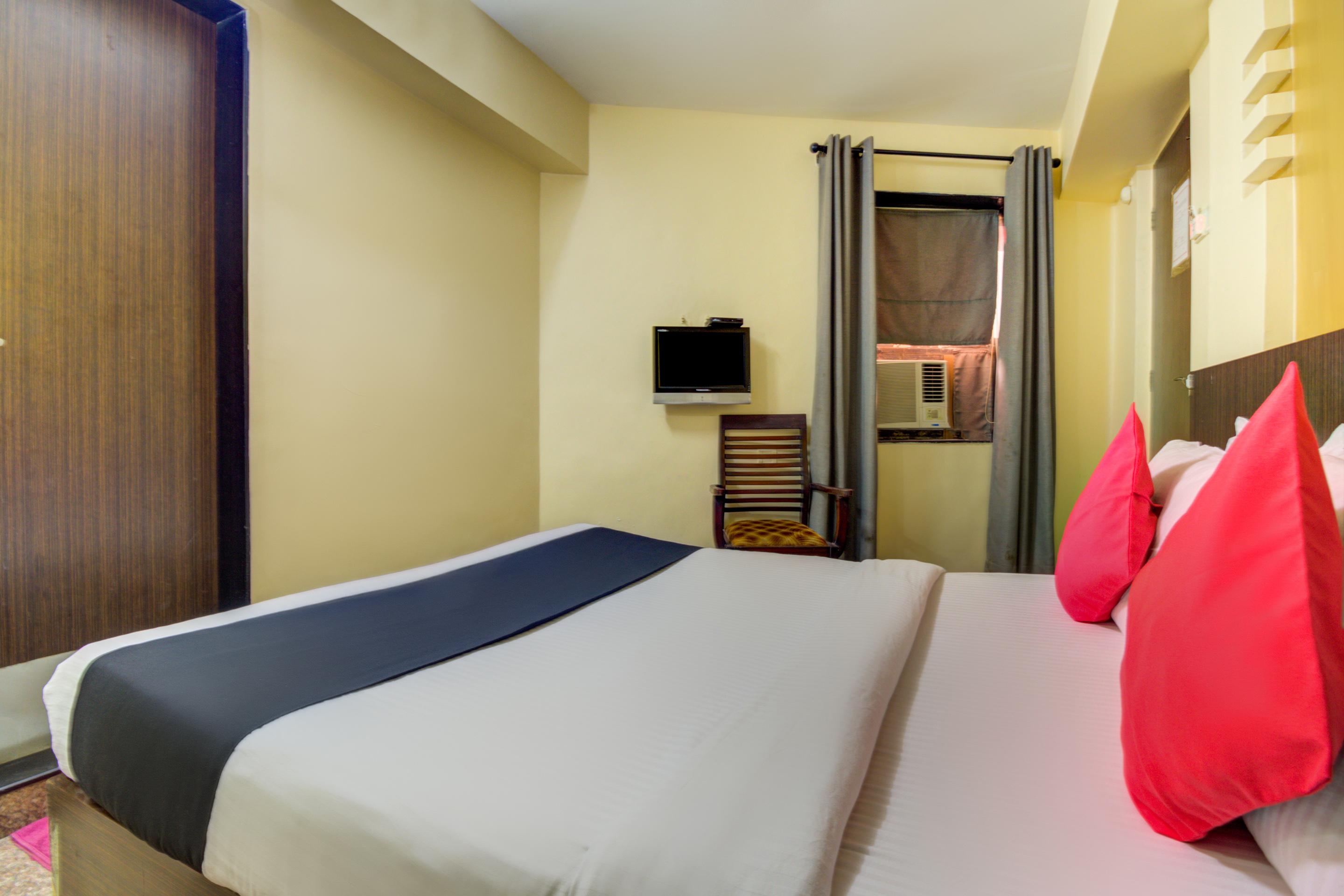 Hotel Oyo 8850 J K Regency Mumbai