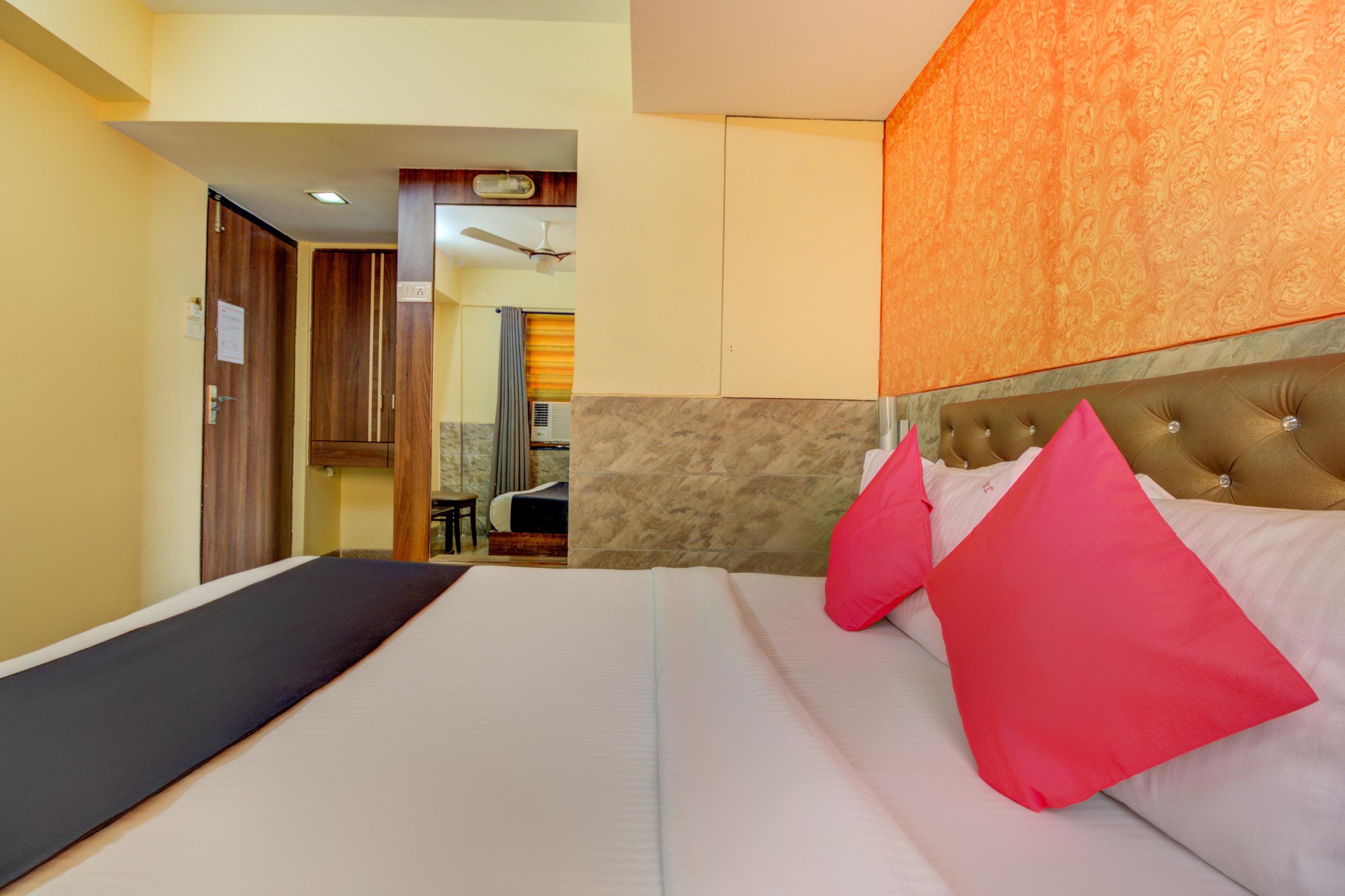 Hotel Oyo 8850 J K Regency