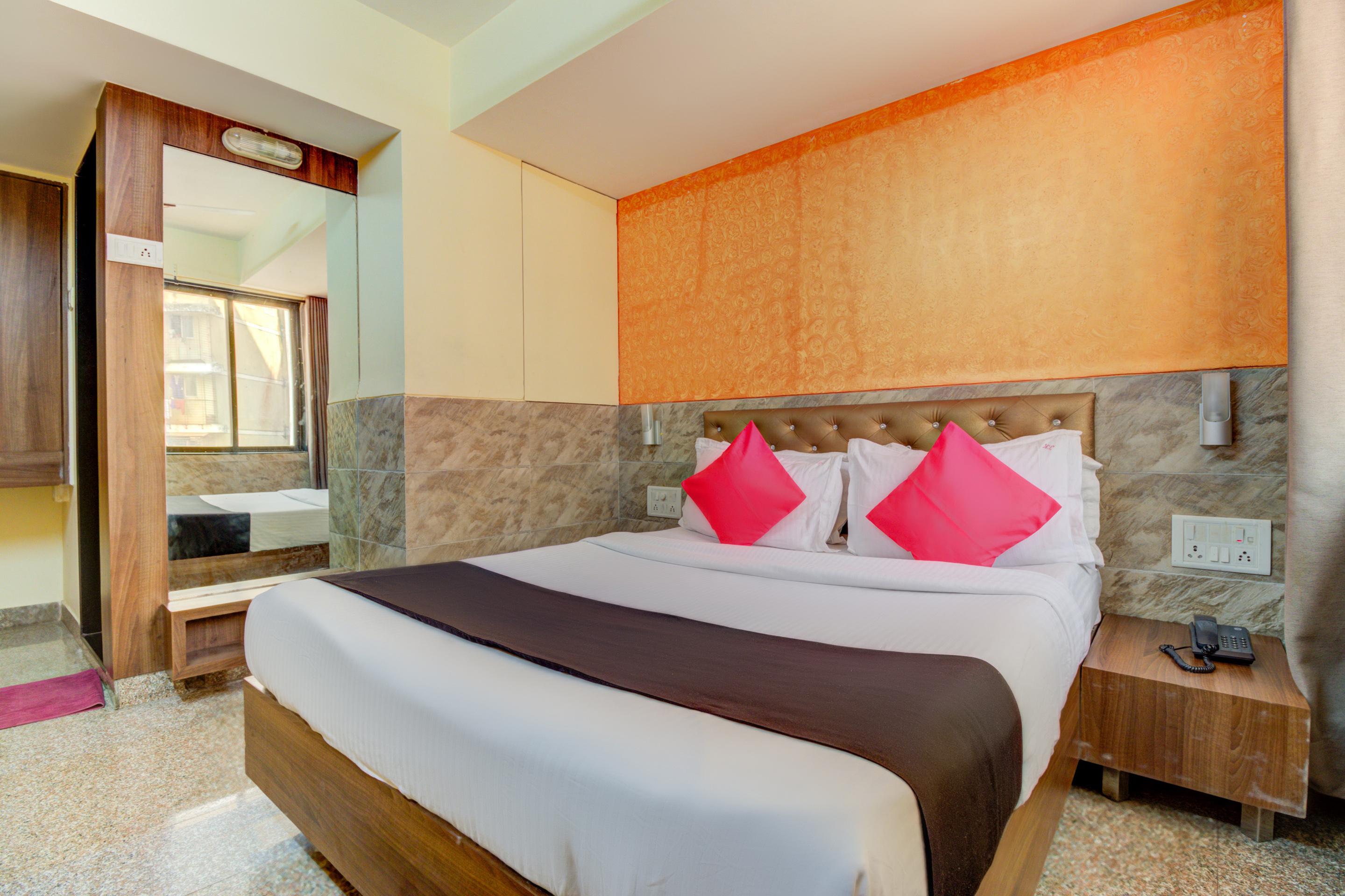 Oyo 8850 J K Regency Hotel Mumbai