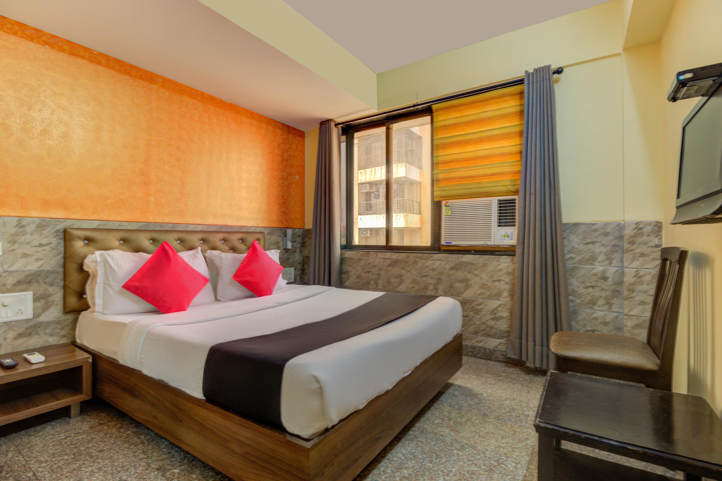 Hotel Oyo 8850 J K Regency 2*