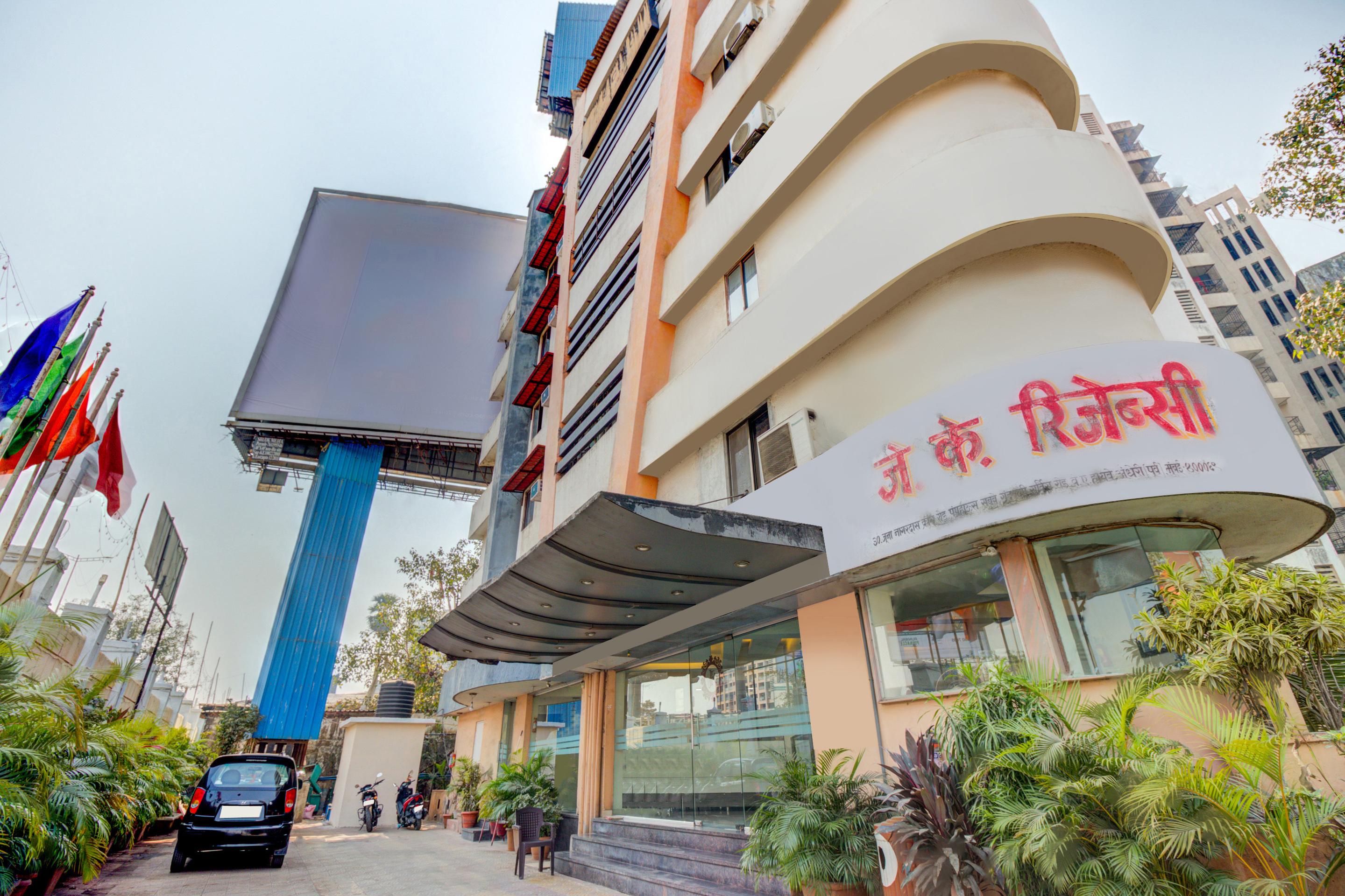 Hotel Oyo 8850 J K Regency 2*