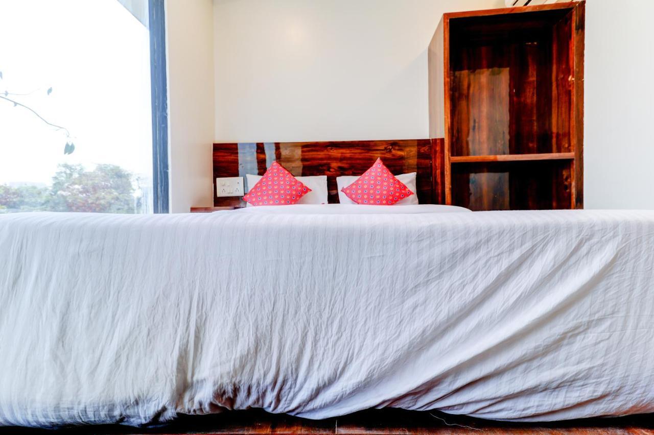 Prime Inn, Andheri West - Near International Airport Hotel