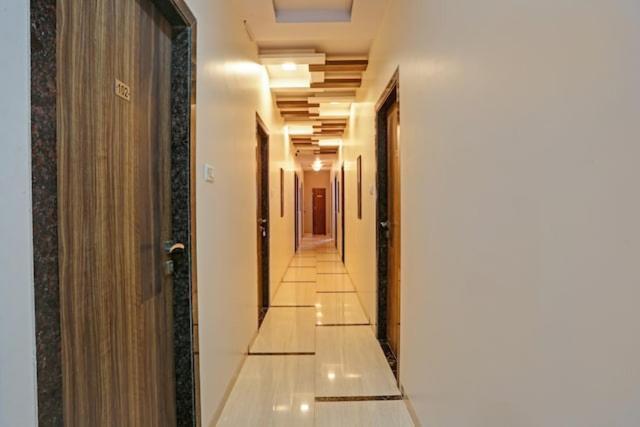 Amfahh - Andheri West Railway Station Hotel