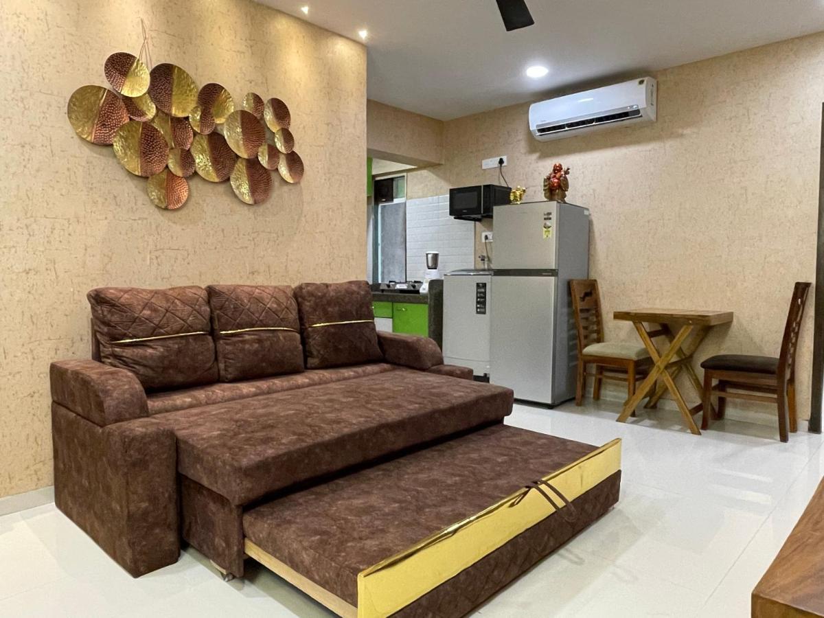 Osi Bandra West *
