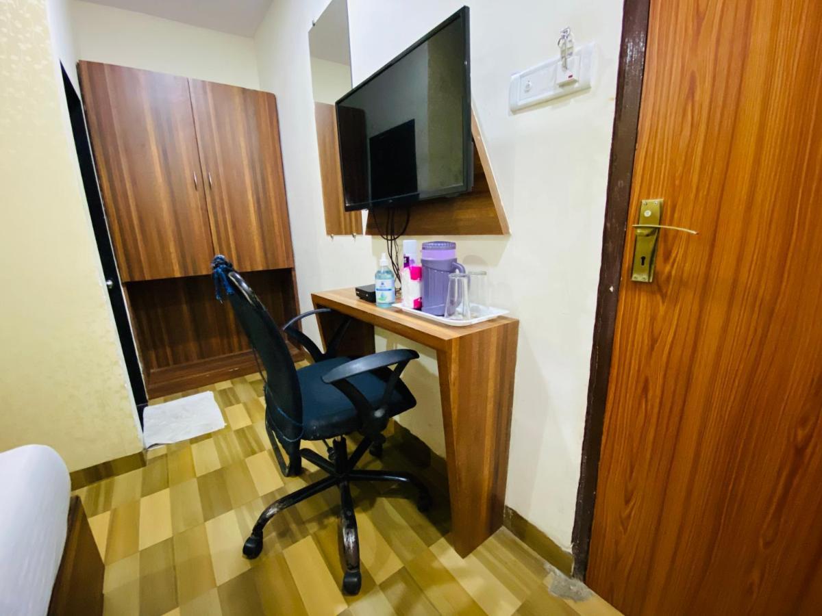 Bed & Breakfast Airport Residency 3*