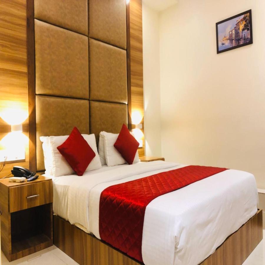 Universal Garden - Near Barc, Chembur 3*