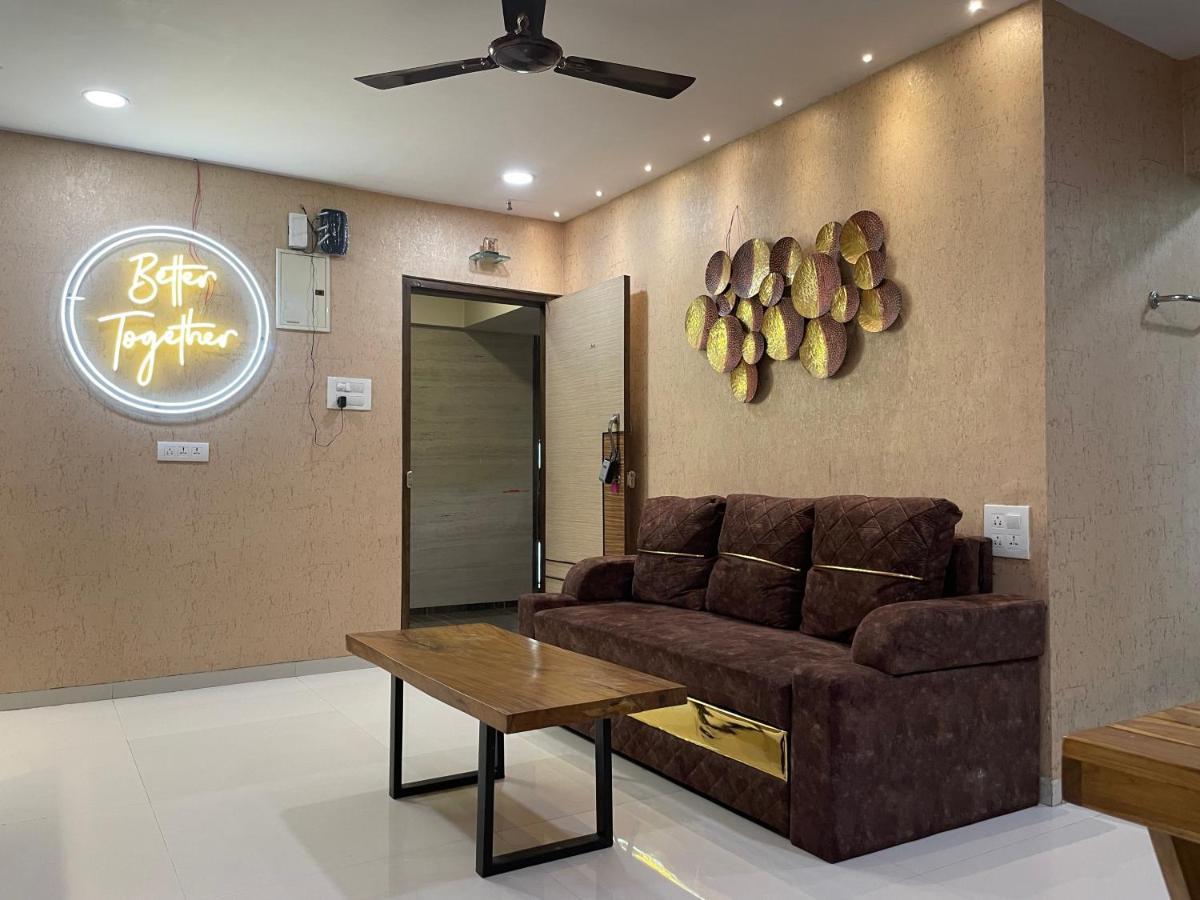Apartment Osi Bandra West