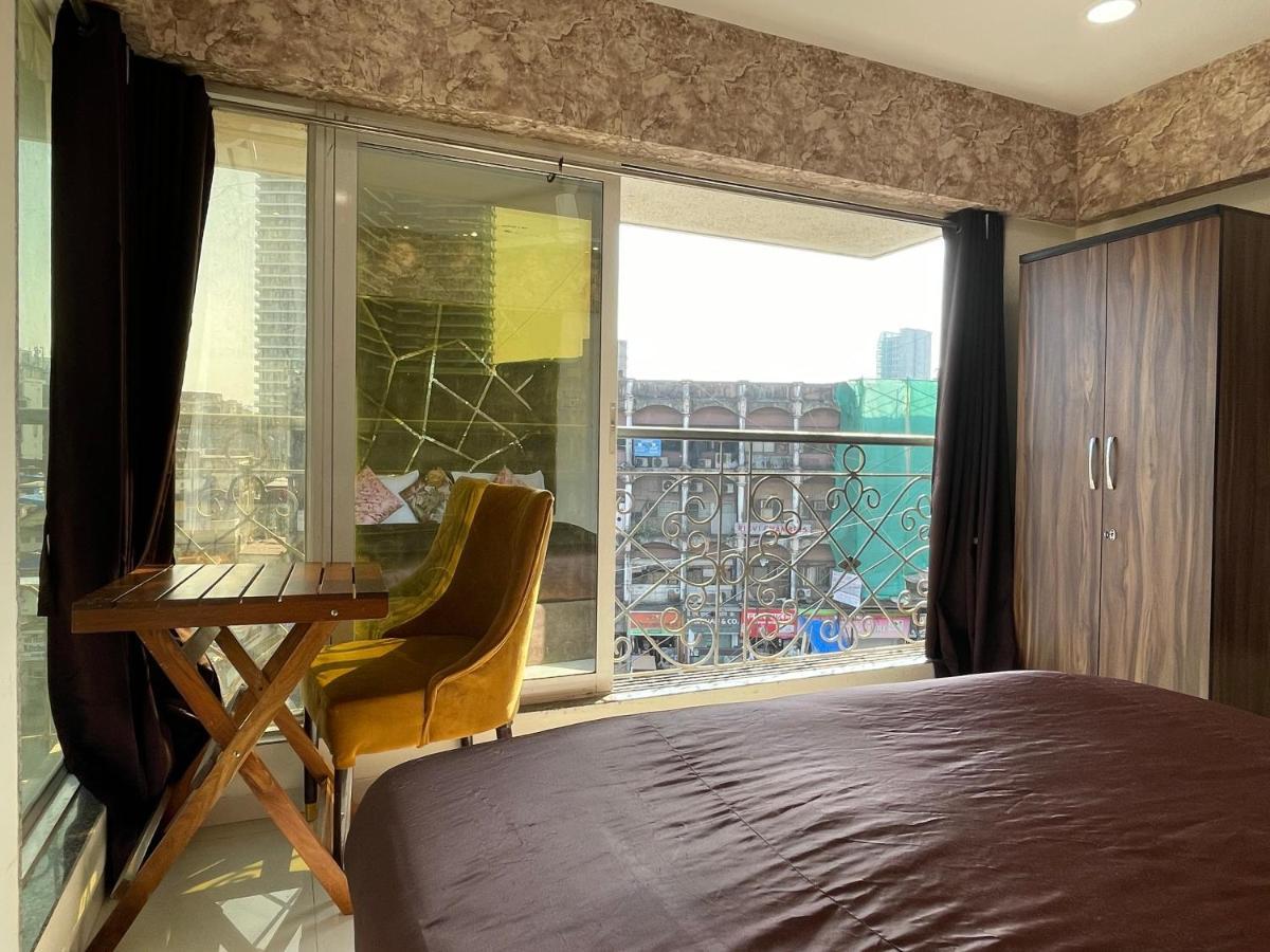 Osi Bandra West *