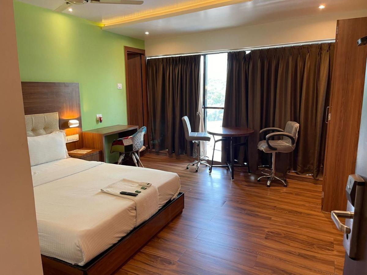 Hotel Byaris International By Bizzgrow 3*