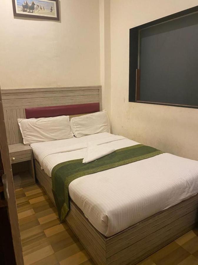 Airport Residency Bed & Breakfast