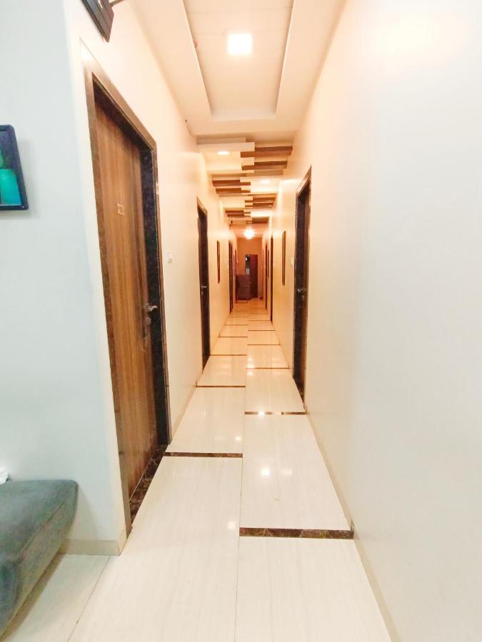 Amfahh - Andheri West Railway Station 3*