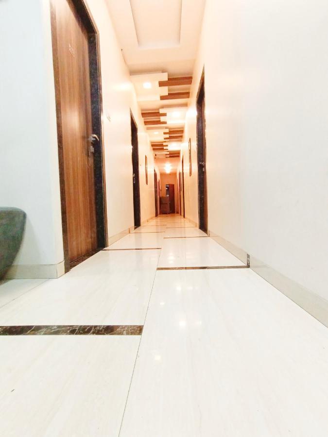 Hotel Amfahh - Andheri West Railway Station 3*