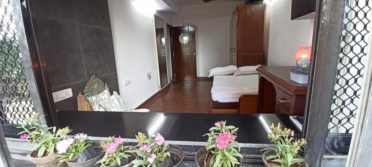 Apartment Cozy Private Ac Studio By The Sea Bandstand Bandra W Nr Taj Lands End Mumbai