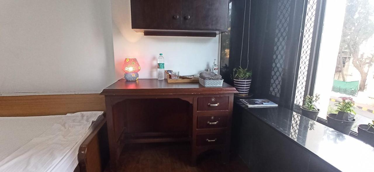 Cozy Private Ac Studio By The Sea Bandstand Bandra W Nr Taj Lands End *