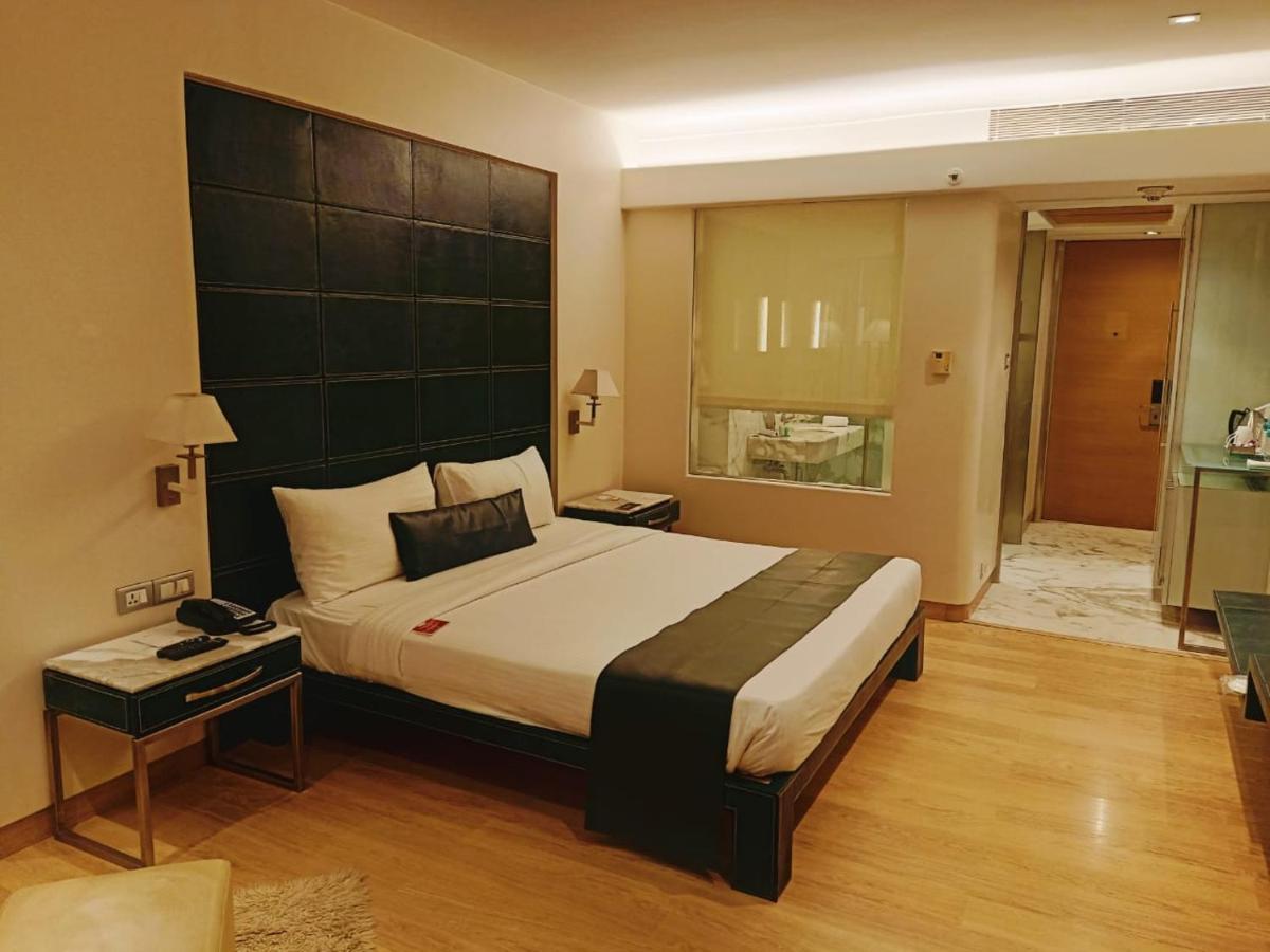 Hotel Mirage Hotel, International Airport 4*