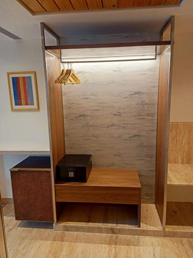 Mirage Hotel, International Airport Hotel Mumbai