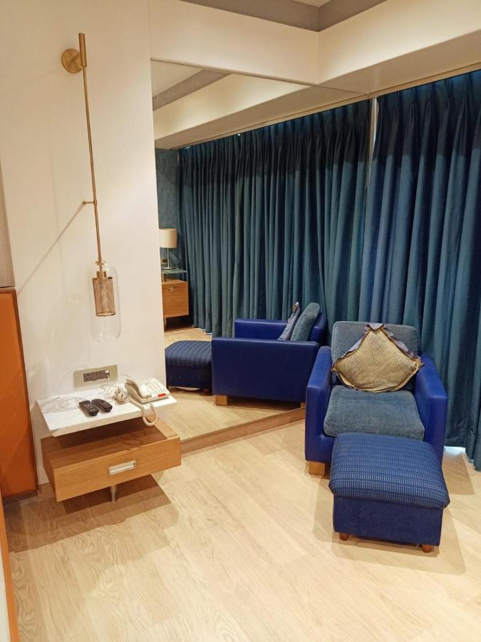 Hotel Mirage Hotel, International Airport 4*