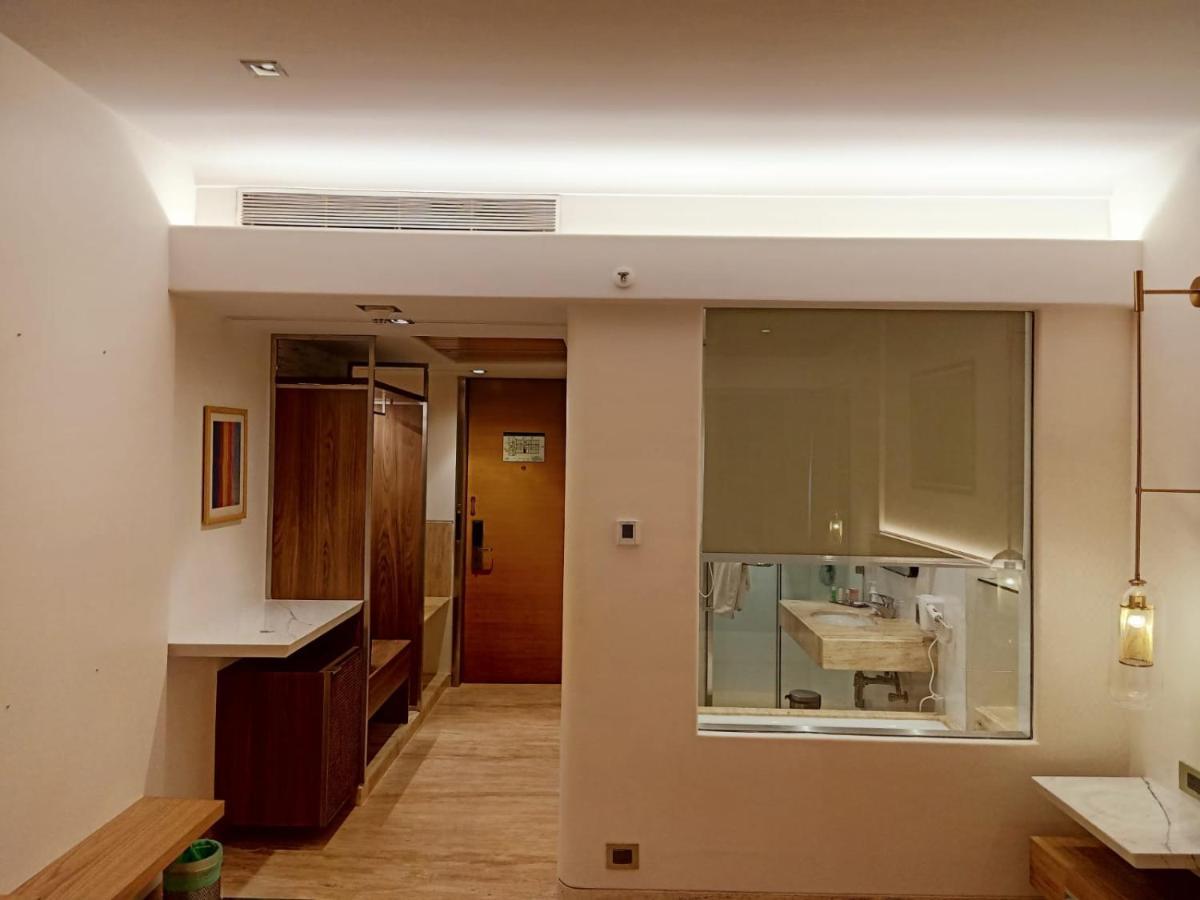 Mirage Hotel, International Airport Hotel Mumbai