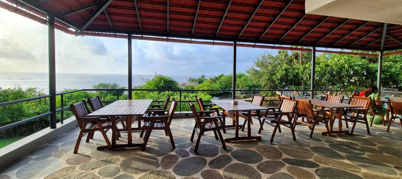 Oceanfront, Private Pool Villa, 2 Bed • Uttanbeach