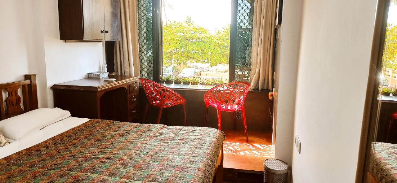 Apartment Cozy Private Ac Studio By The Sea Bandstand Bandra W Nr Taj Lands End Mumbai