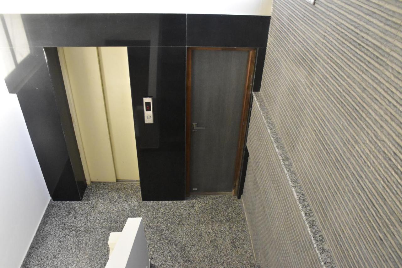 Apartment Sarkar Chambers *