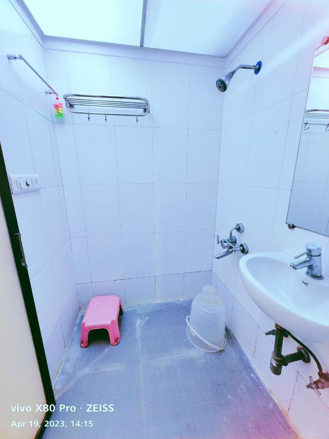 Amfahh - Andheri West Railway Station Hotel