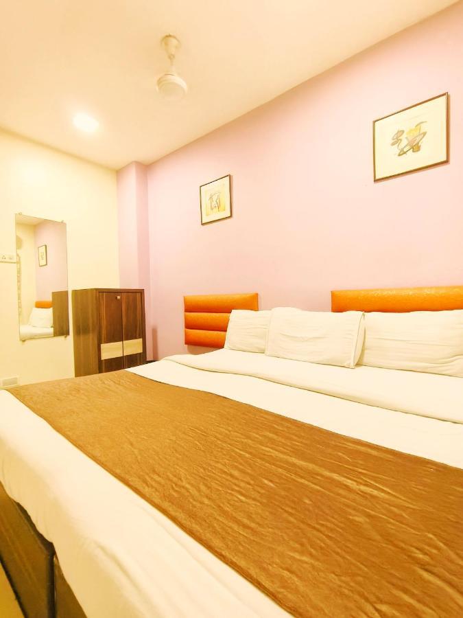 Amfahh - Andheri West Railway Station Hotel