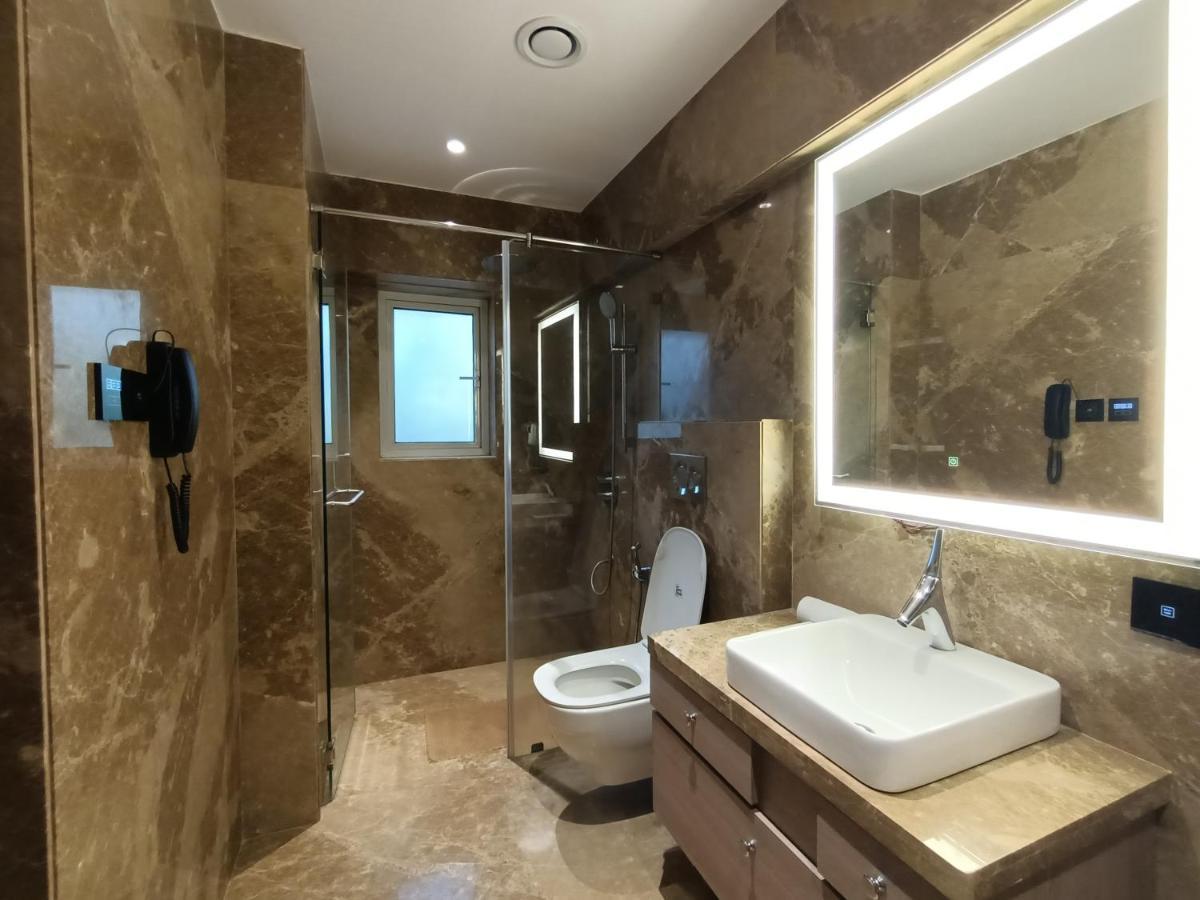 Highway Andheri East Hotel 3*