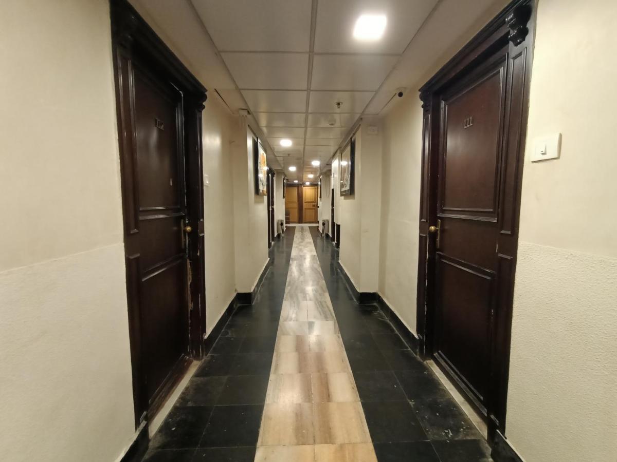Highway Andheri East Hotel