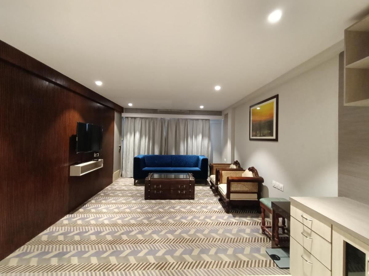 Highway Andheri East Hotel