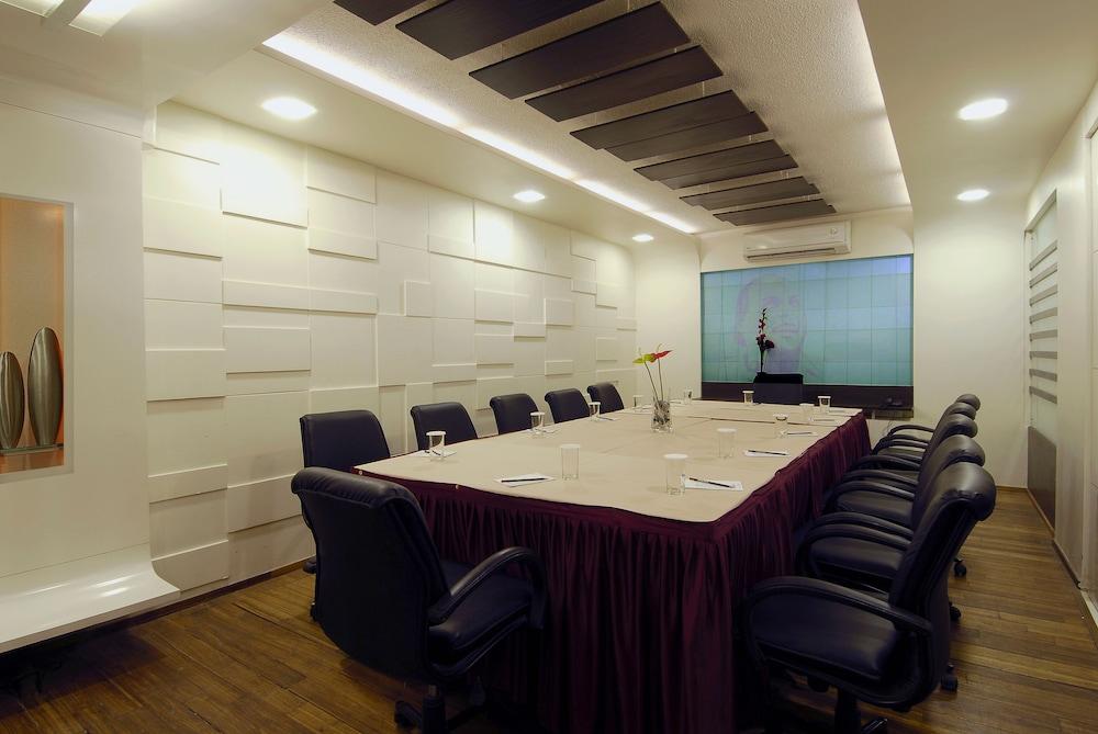 Planet Residency Hotel 3*