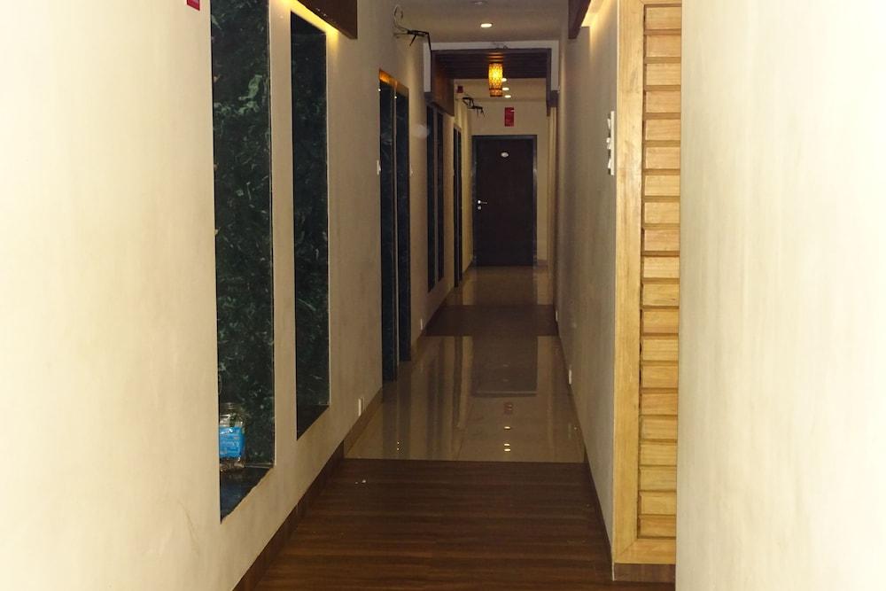 Hotel Sunshine Airport 3*