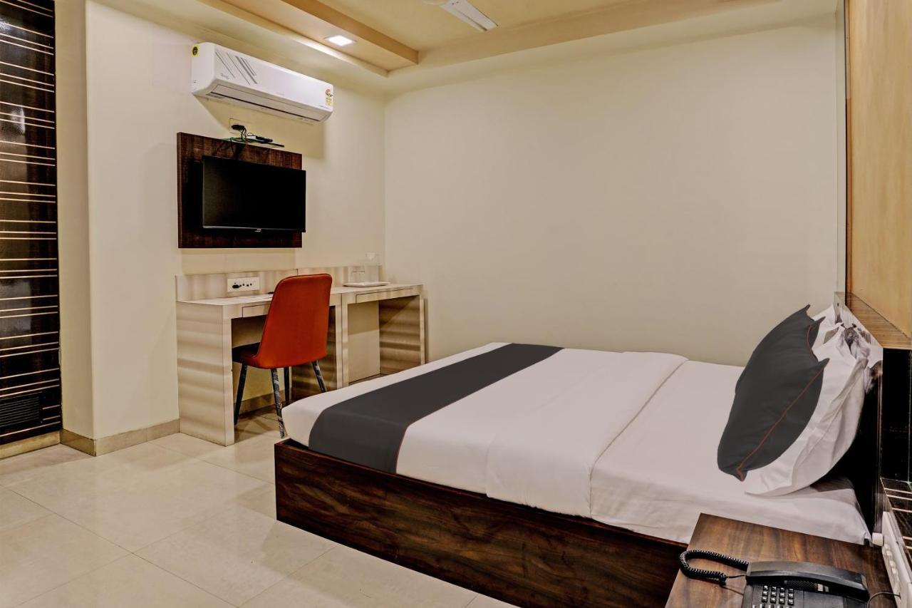 Hotel Collection O 81533 Galaxy Shelter Mumbai