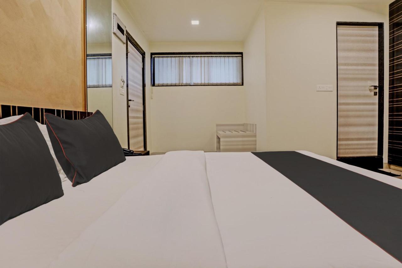 Collection O 81533 Galaxy Shelter Hotel Mumbai