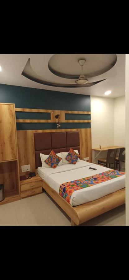 Hotel Adore International - Near Airport & Visa Consulate