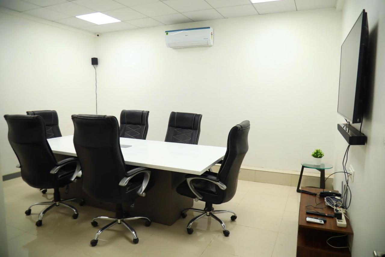 Country & Suites By Umrb - International Airport Mumbai