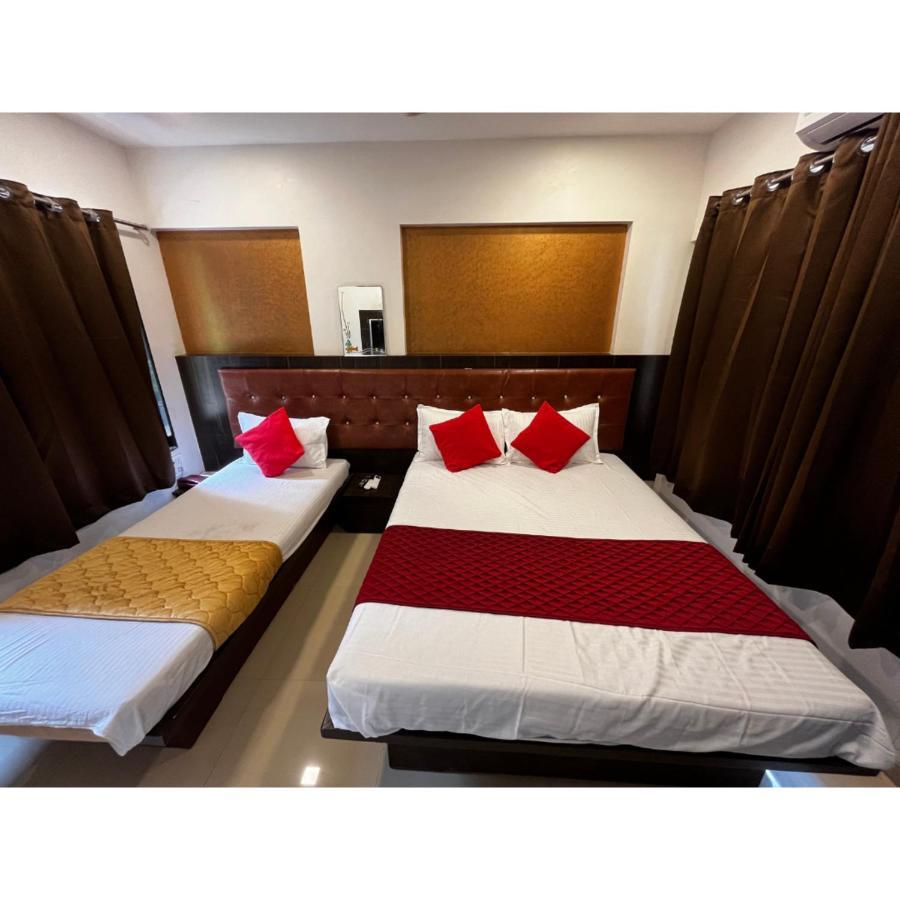 Hotel Borivali Executive - Near Borivali Railway Station