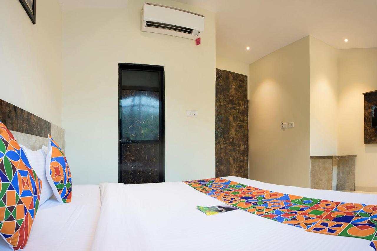 Fabhotel Consulate Cst Hotel 3*