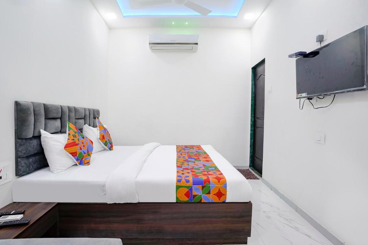 Hotel Fabexpress Bhau Residency - Nr International Airport 3*