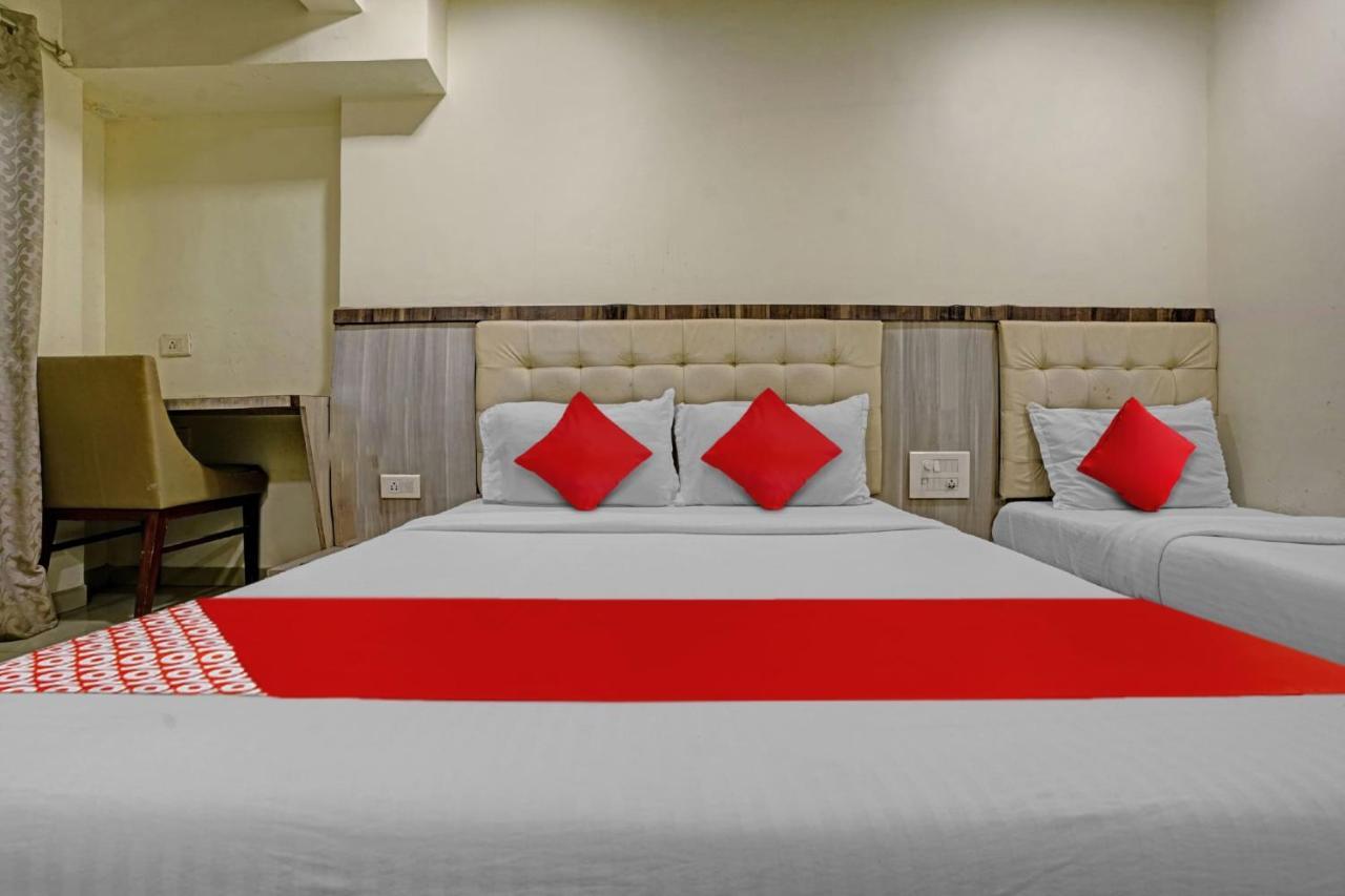 Pop 81030d Crystal Park Jogeshwari Hotel