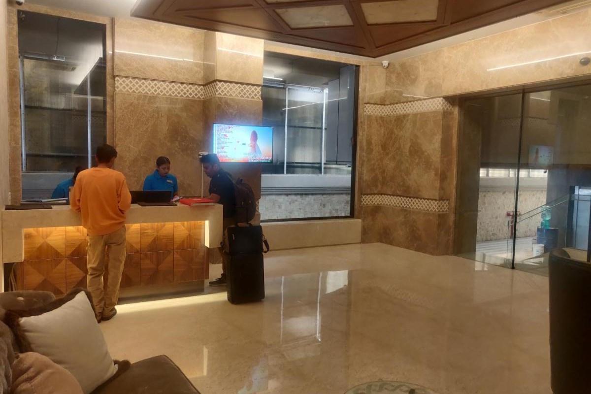 Adiva Residency Beacon, Grant Road, Hotel 3*
