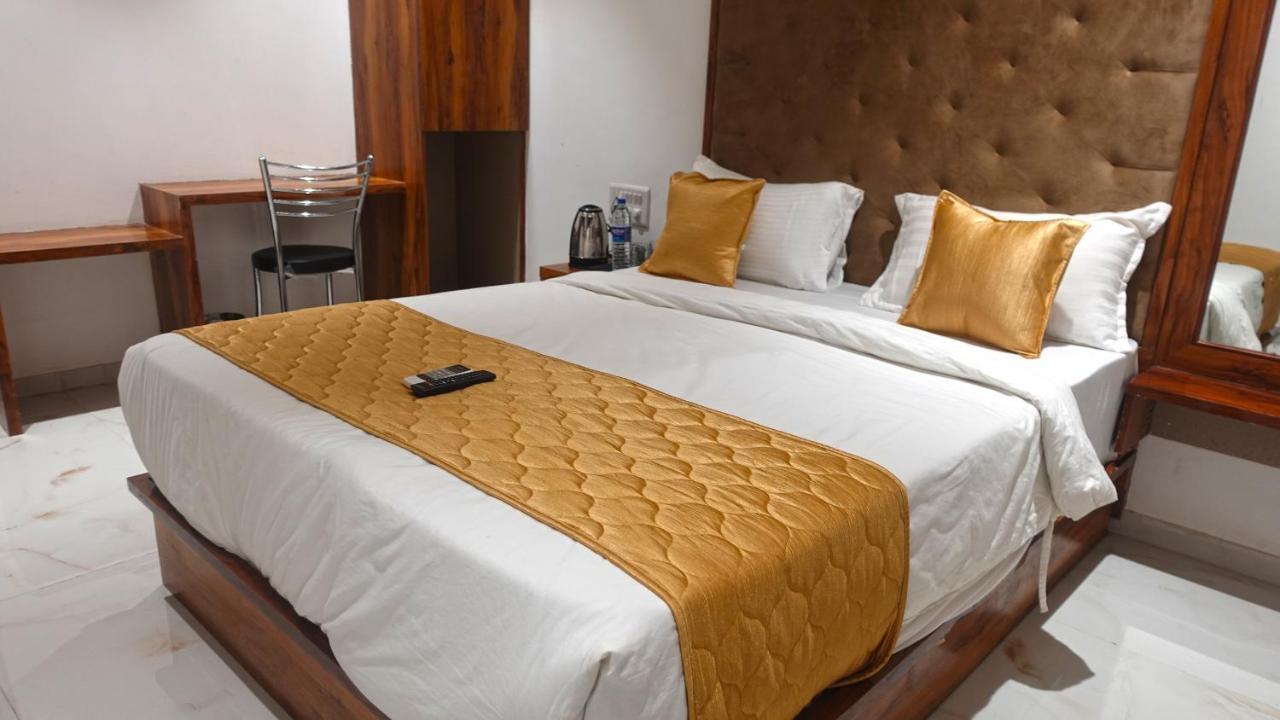 Hotel Palms Residency, Chembur Mumbai
