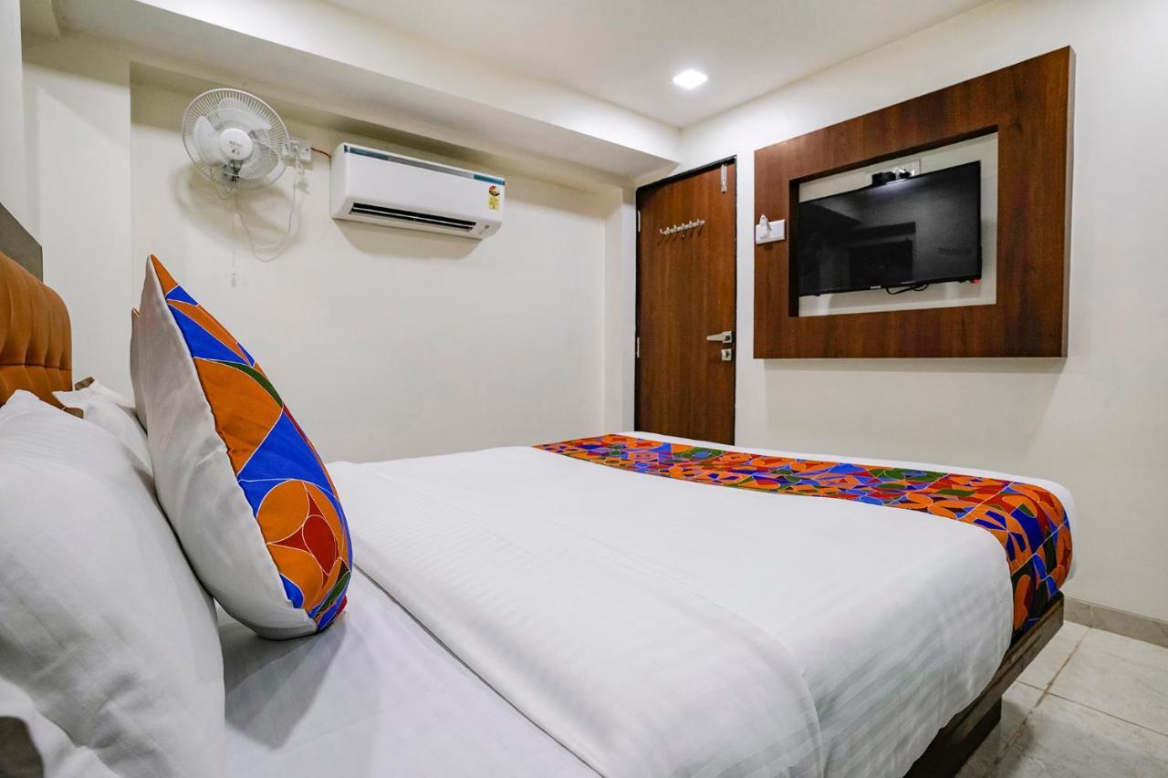 Hotel Fabexpress Varsha Residency
