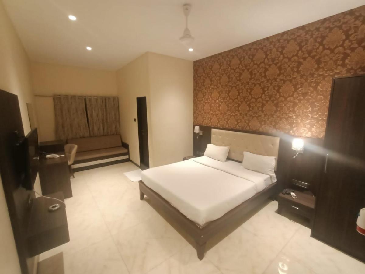 Shubham Mumbai