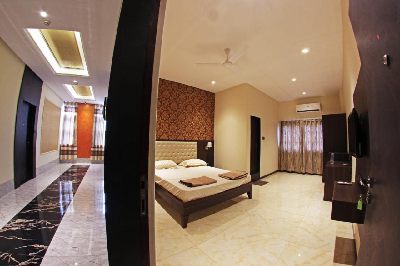 Shubham 3*
